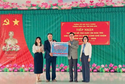 Tiếp nhận kinh phí hỗ trợ suất ăn bán trú cho học sinh có hoàn cảnh khó khăn năm học 2025 – 2026